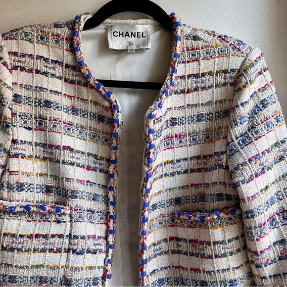 Chanel tweed blazer white/multicolor, blue bead trim, silver chain, buttons 38 - Picture 4 of 16